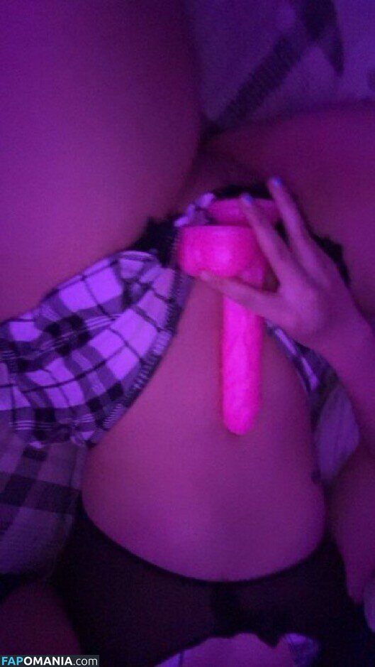 Julia Graham / https: / teasingmoon / teasingmoon... / temptedevil / temptedevil... Обнажённый OnlyFans  Утёкшее фото #3