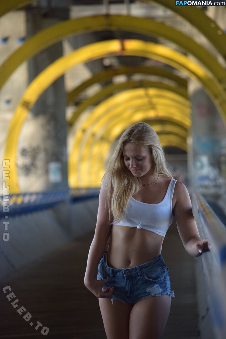 Julia Haas / julia__haas Обнажённый OnlyFans  Утёкшее фото #5