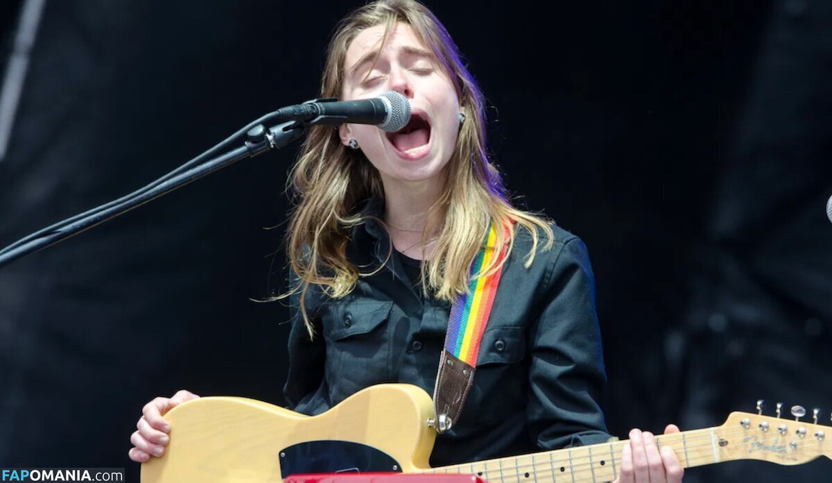 Julien Baker / julienrbaker Обнажённый OnlyFans  Утёкшее фото #5