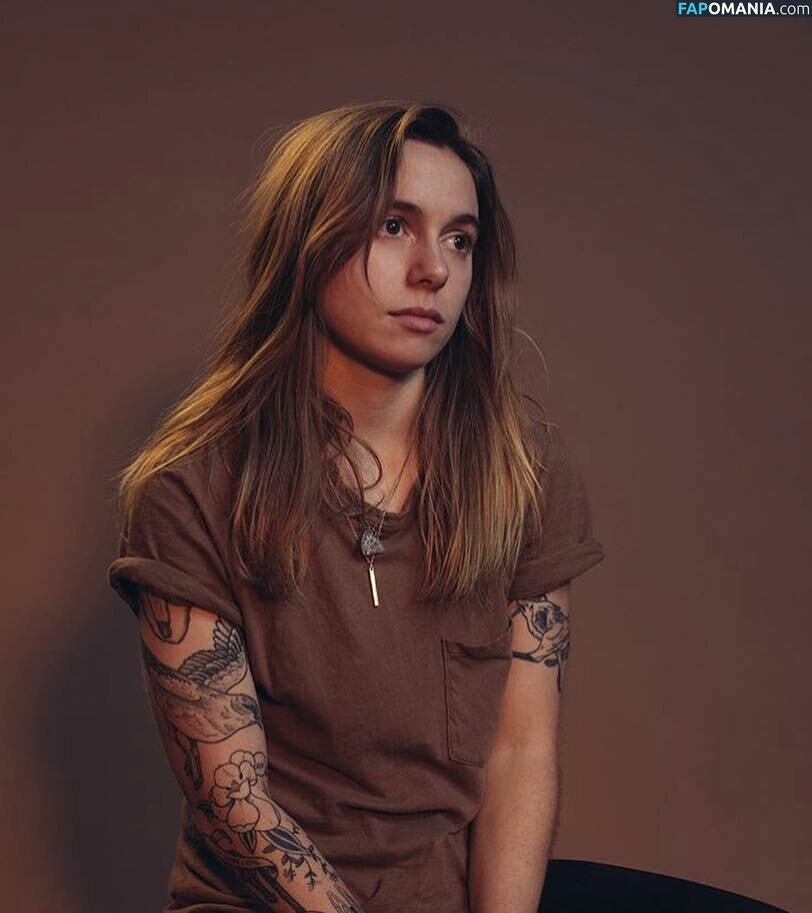Julien Baker / julienrbaker Обнажённый OnlyFans  Утёкшее фото #24
