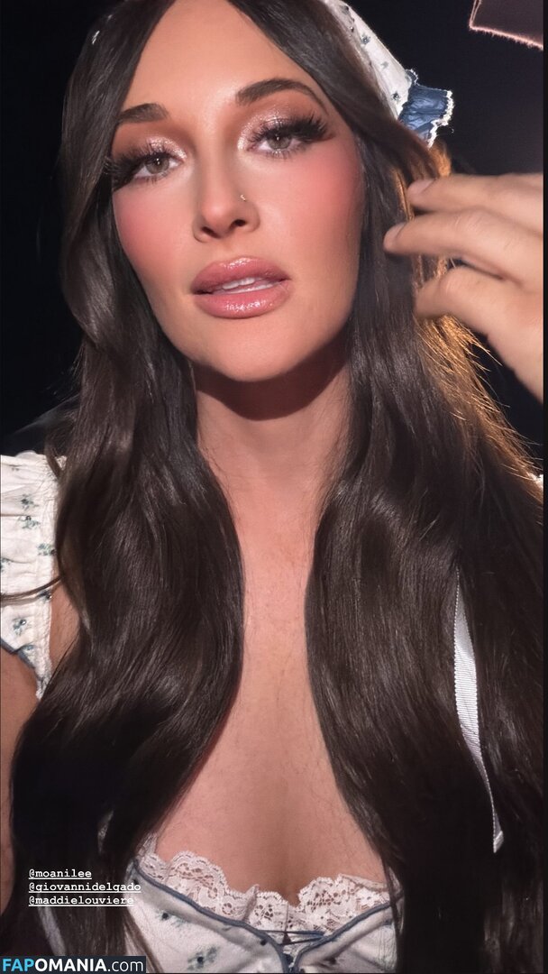 Kacey Musgraves / spaceykacey Обнажённый OnlyFans  Утёкшее фото #4