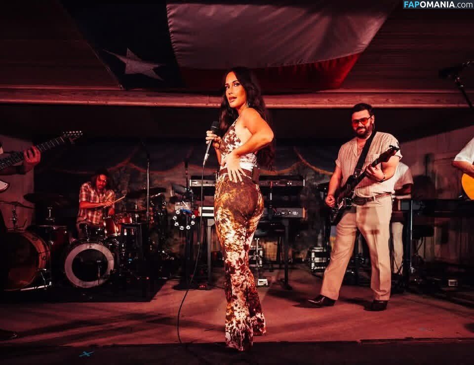Kacey Musgraves / heavenlyyhazel / spaceykacey Обнажённый OnlyFans  Утёкшее фото #34