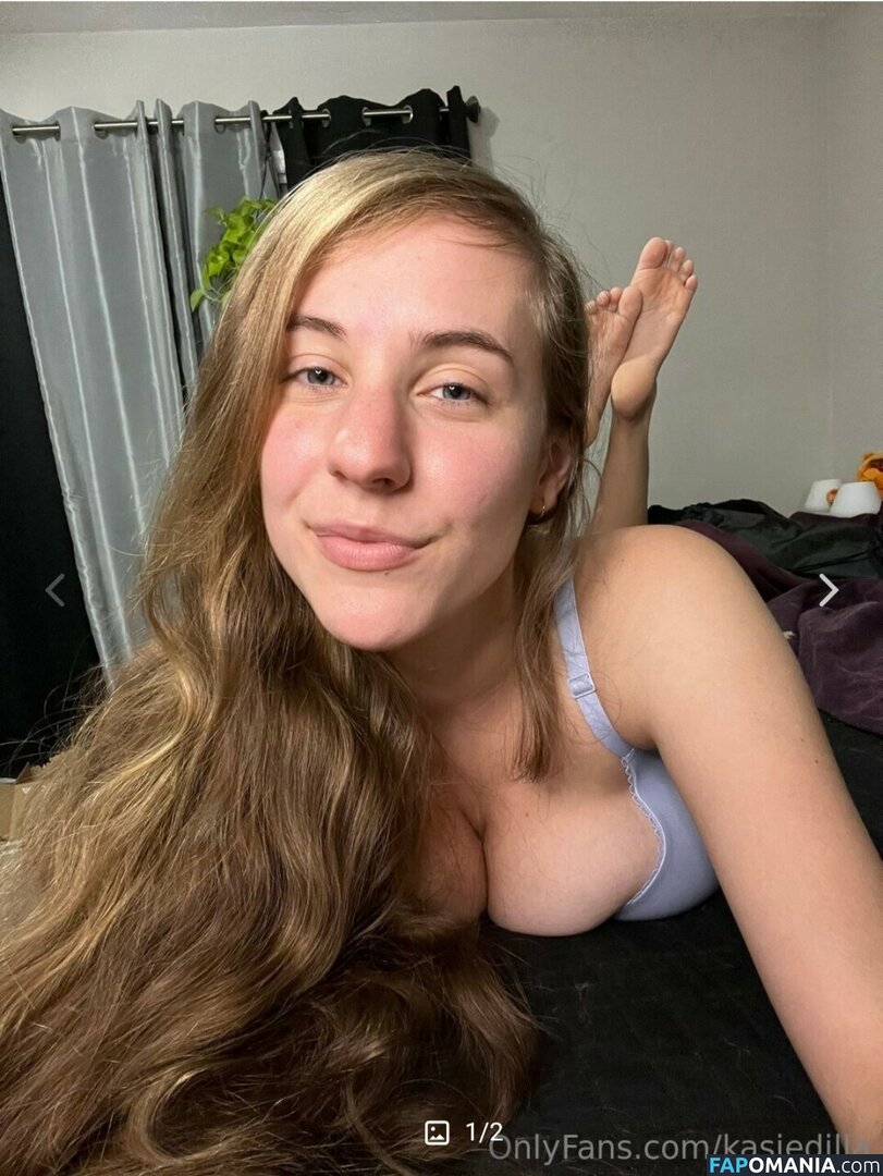  / Casey / Kasiedilla / Kasthedilla / dillahasmorefun / https: / kasiedilla.ttv Обнажённый OnlyFans  Утёкшее фото #373