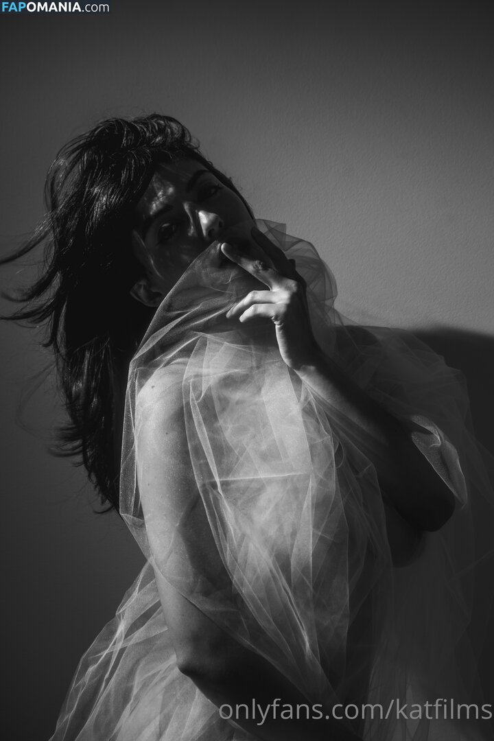 Kat Cabaret / Kat Dreams / Kat Streams / LeCabaret / Salacious Kitty / katfilms / katstreams / krmisfitcabaret Обнажённый OnlyFans  Утёкшее фото #90