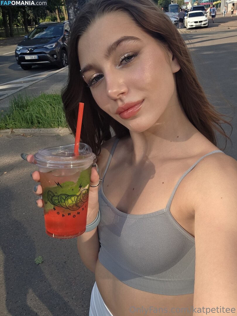 katiepetitte / katpetitee Обнажённый OnlyFans  Утёкшее фото #1