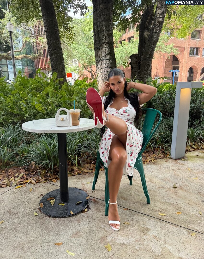 Katya Elise Henry / katyaelisehenry / katyaelisehenrysworld Обнажённый OnlyFans  Утёкшее фото #1170