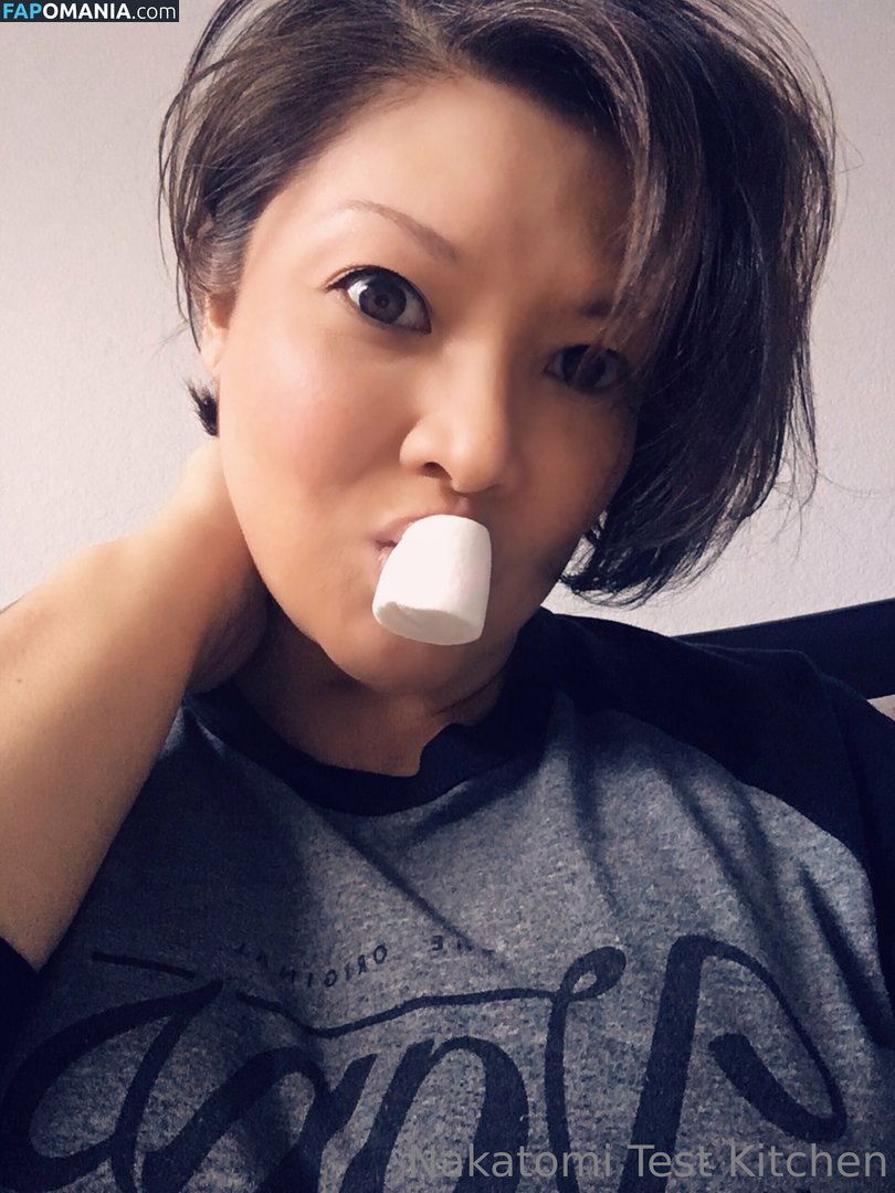 kelly.nakatomi / kellynakatomi Обнажённый OnlyFans  Утёкшее фото #1