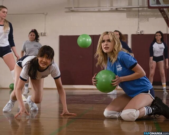 AdventuresSabrina / Kiernan Shipka / kiernanshipka Обнажённый OnlyFans  Утёкшее фото #469