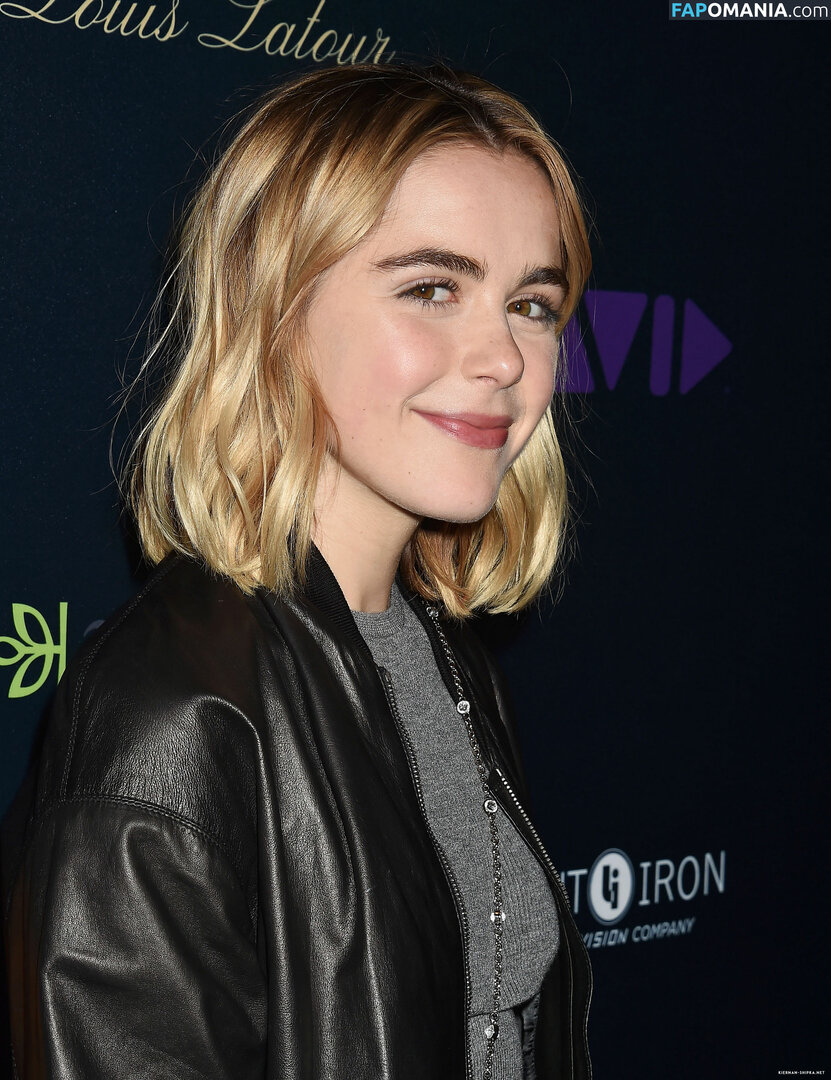 AdventuresSabrina / Kiernan Shipka / kiernanshipka Обнажённый OnlyFans  Утёкшее фото #543