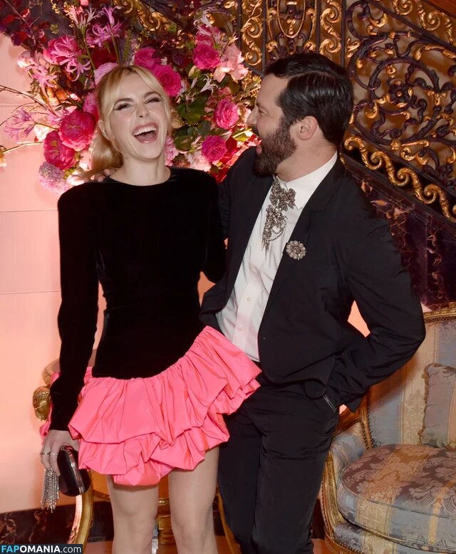 AdventuresSabrina / Kiernan Shipka / kiernanshipka Обнажённый OnlyFans  Утёкшее фото #592
