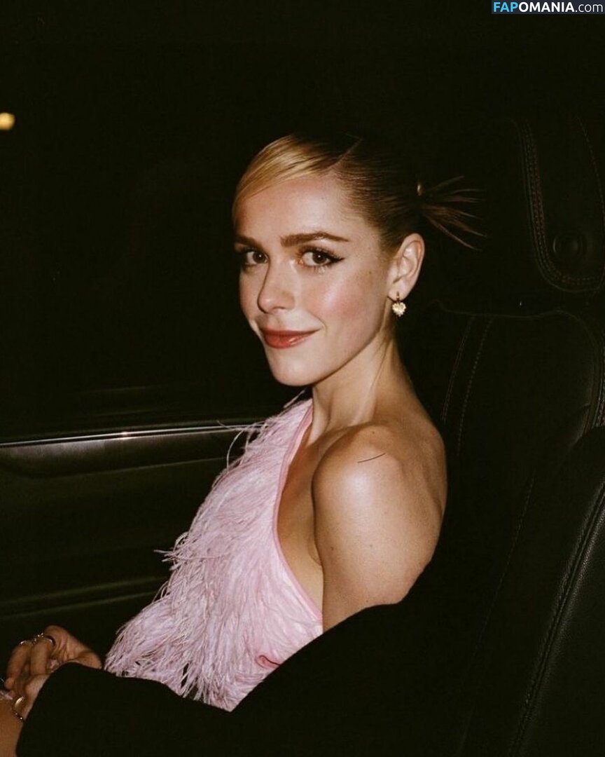 AdventuresSabrina / Kiernan Shipka / kiernanshipka Обнажённый OnlyFans  Утёкшее фото #694