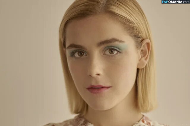 AdventuresSabrina / Kiernan Shipka / kiernanshipka Обнажённый OnlyFans  Утёкшее фото #715