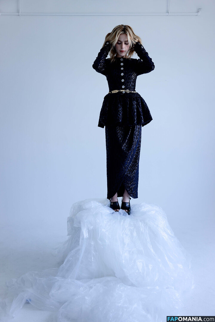 AdventuresSabrina / Kiernan Shipka / kiernanshipka Обнажённый OnlyFans  Утёкшее фото #1529