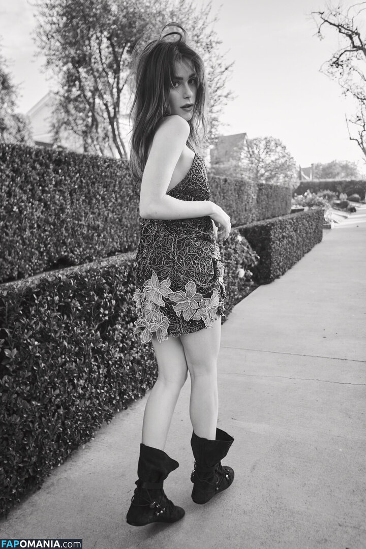 AdventuresSabrina / Kiernan Shipka / kiernanshipka Обнажённый OnlyFans  Утёкшее фото #1560