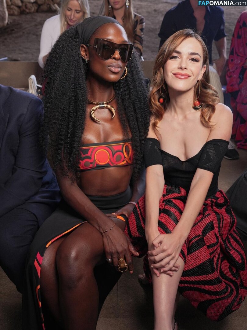 AdventuresSabrina / Kiernan Shipka / kiernanshipka Обнажённый OnlyFans  Утёкшее фото #1582