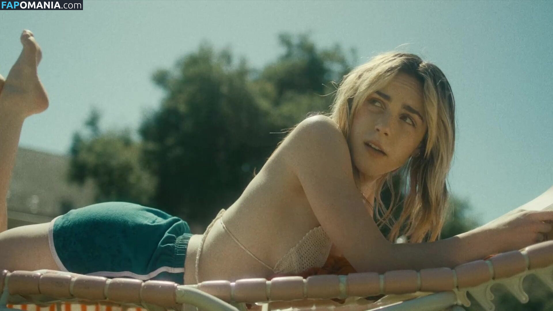 AdventuresSabrina / Kiernan Shipka / kiernanshipka Обнажённый OnlyFans  Утёкшее фото #1592