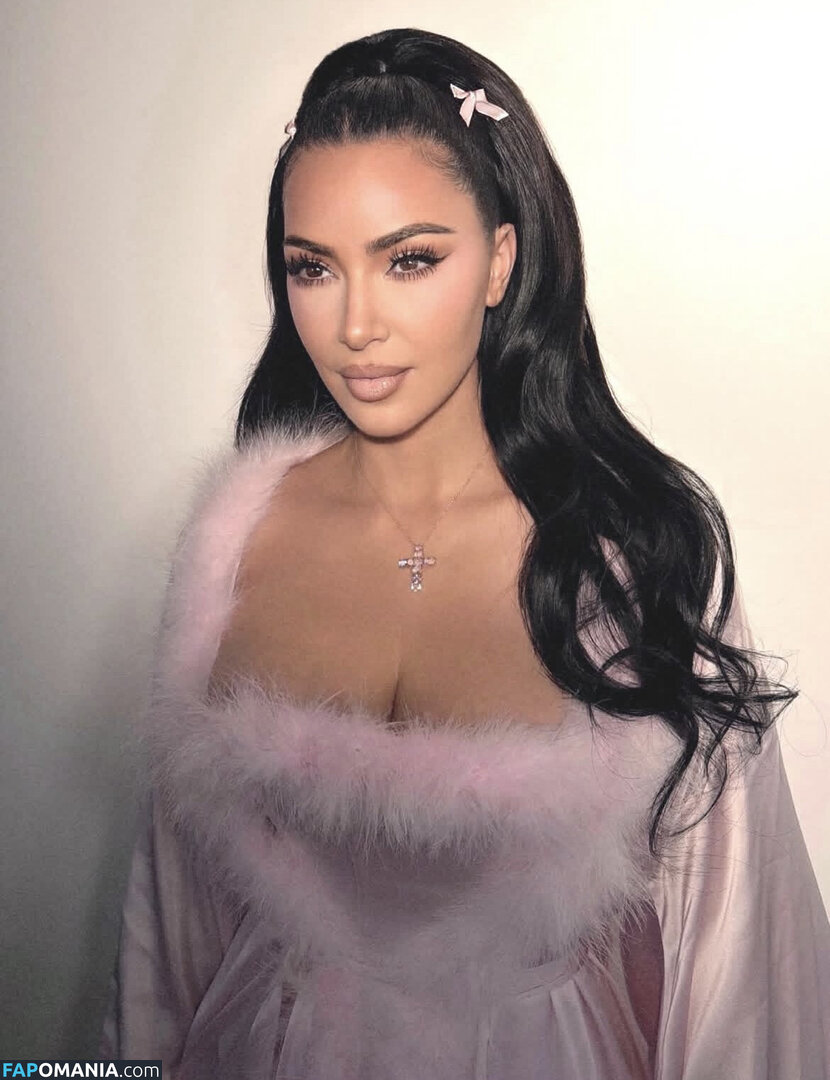 Kim Kardashian / kimkadarshian / kimkardashian Обнажённый OnlyFans  Утёкшее фото #126