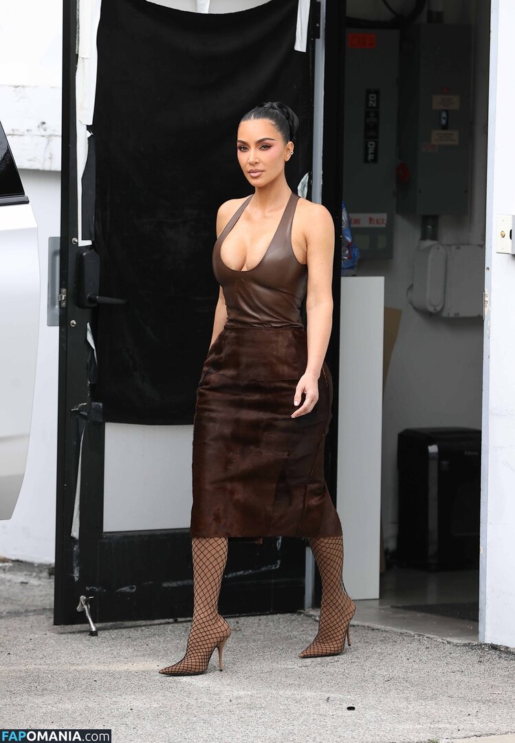 Kim Kardashian / kimkadarshian / kimkardashian Обнажённый OnlyFans  Утёкшее фото #146