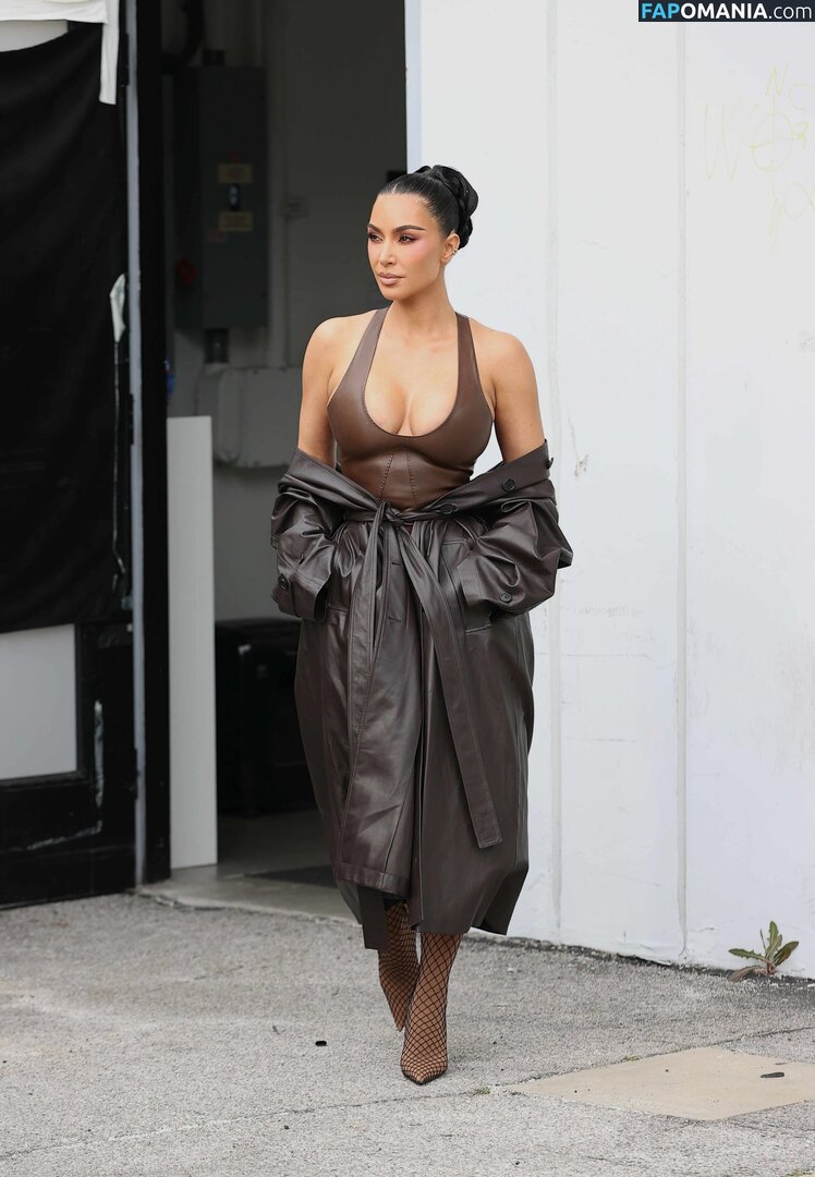 Kim Kardashian / kimkadarshian / kimkardashian Обнажённый OnlyFans  Утёкшее фото #148