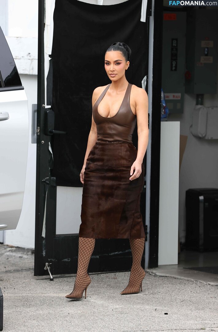 Kim Kardashian / kimkadarshian / kimkardashian Обнажённый OnlyFans  Утёкшее фото #149