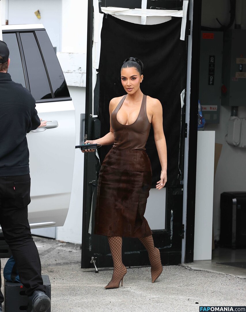 Kim Kardashian / kimkadarshian / kimkardashian Обнажённый OnlyFans  Утёкшее фото #152