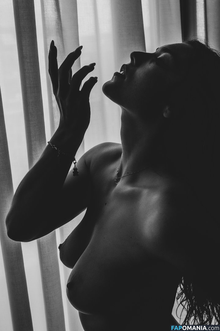 Kimkah / Kimkardhashish / Kimpoossyble / laurakimka Обнажённый OnlyFans  Утёкшее фото #13