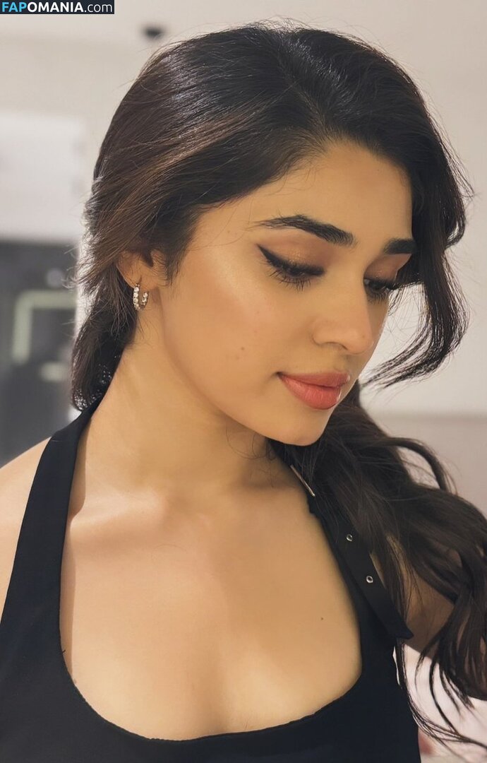 Krithi Shetty Обнажённый OnlyFans  Утёкшее фото #5