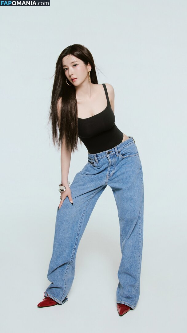 Kwon Eunbi / https: / official_kwon.eunbi Обнажённый OnlyFans  Утёкшее фото #1