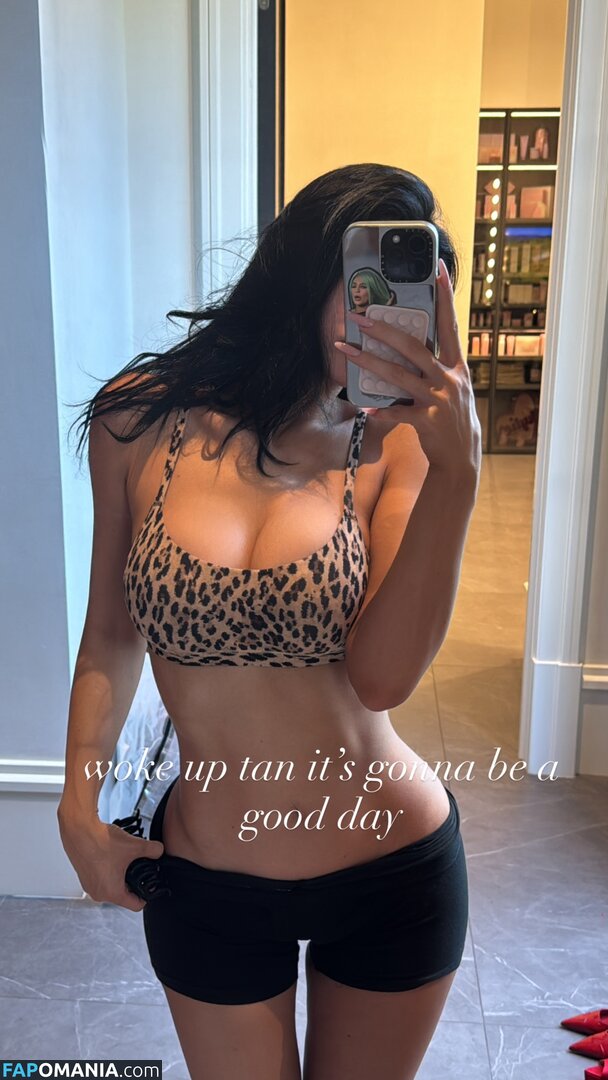 Kylie Jenner / kyliejenner / kyliejenner.2 Обнажённый OnlyFans  Утёкшее фото #31