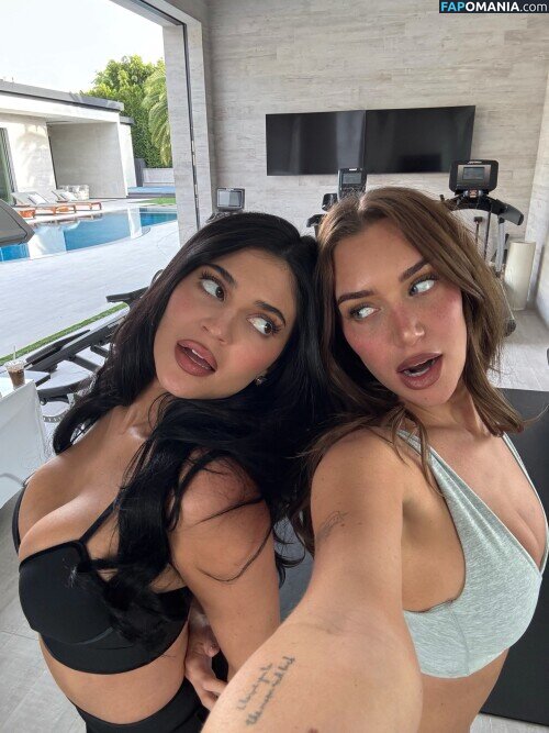 Kylie Jenner / kyliejenner / kyliejenner.2 Обнажённый OnlyFans  Утёкшее фото #34