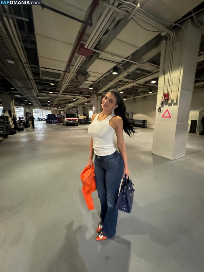 Kylie Jenner / https: / kyliejenner / kyliejenner.2 Обнажённый OnlyFans  Утёкшее фото #85