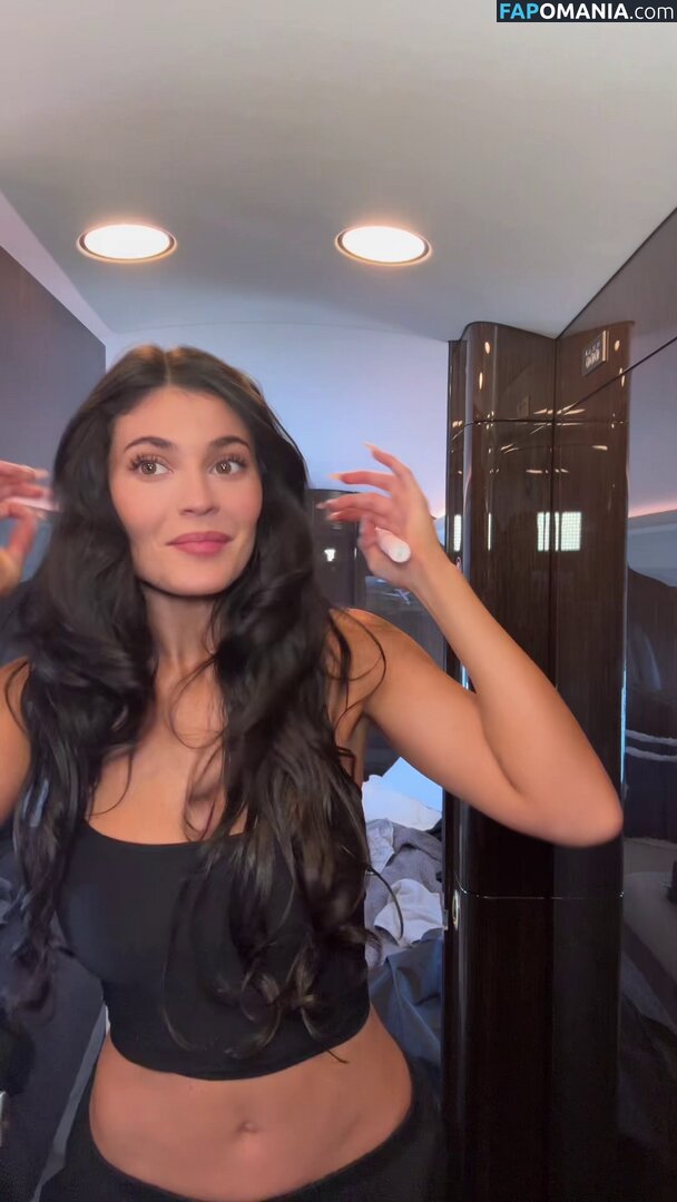Kylie Jenner / https: / kyliejenner / kyliejenner.2 Обнажённый OnlyFans  Утёкшее фото #94