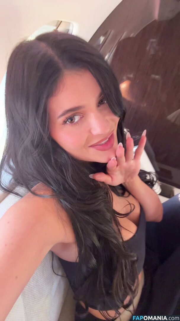 Kylie Jenner / https: / kyliejenner / kyliejenner.2 Обнажённый OnlyFans  Утёкшее фото #96