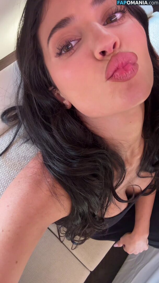 Kylie Jenner / https: / kyliejenner / kyliejenner.2 Обнажённый OnlyFans  Утёкшее фото #97
