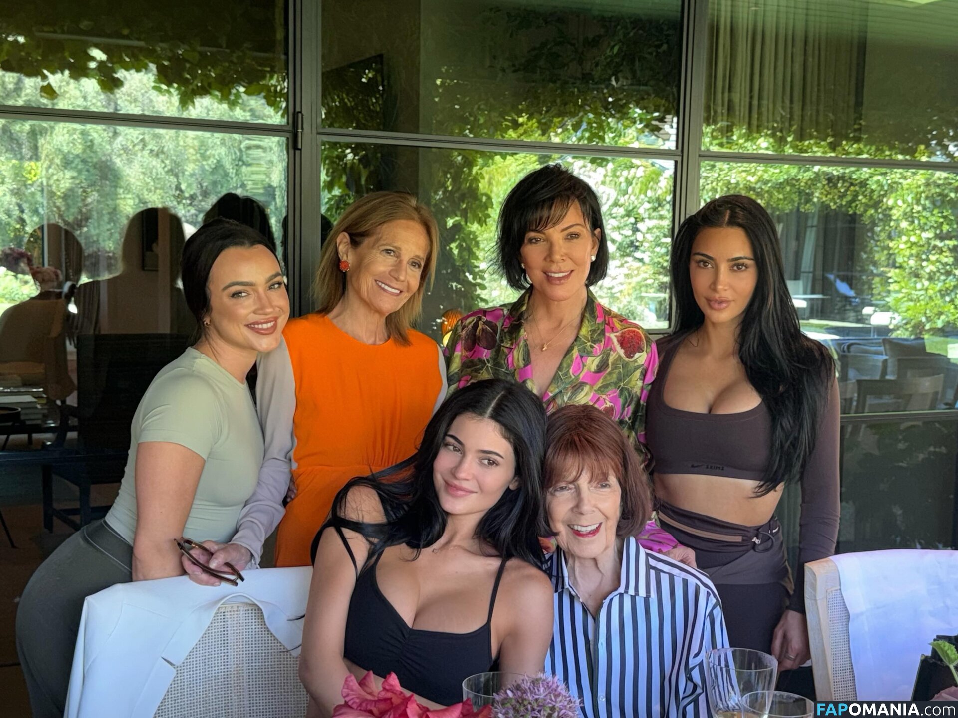 Kylie Jenner / https: / kyliejenner / kyliejenner.2 Обнажённый OnlyFans  Утёкшее фото #100