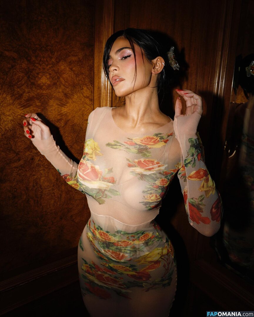 Kylie Jenner / https: / kyliejenner / kyliejenner.2 Обнажённый OnlyFans  Утёкшее фото #123