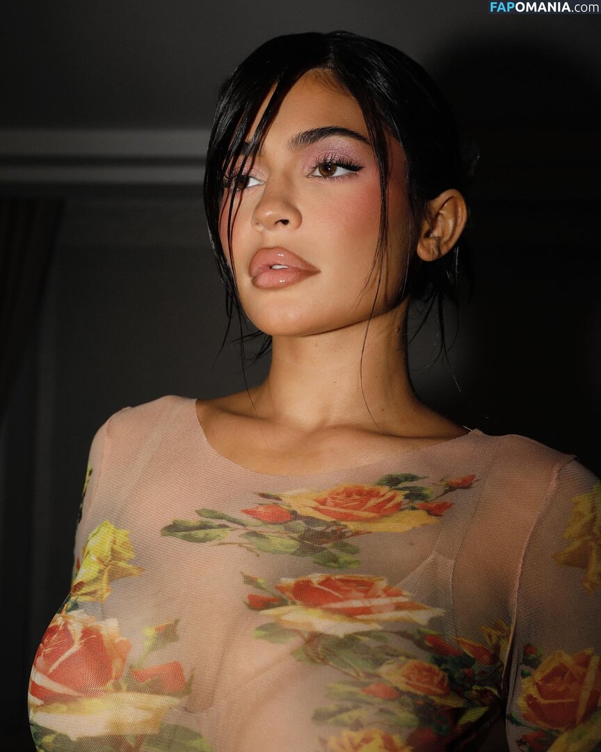 Kylie Jenner / https: / kyliejenner / kyliejenner.2 Обнажённый OnlyFans  Утёкшее фото #124