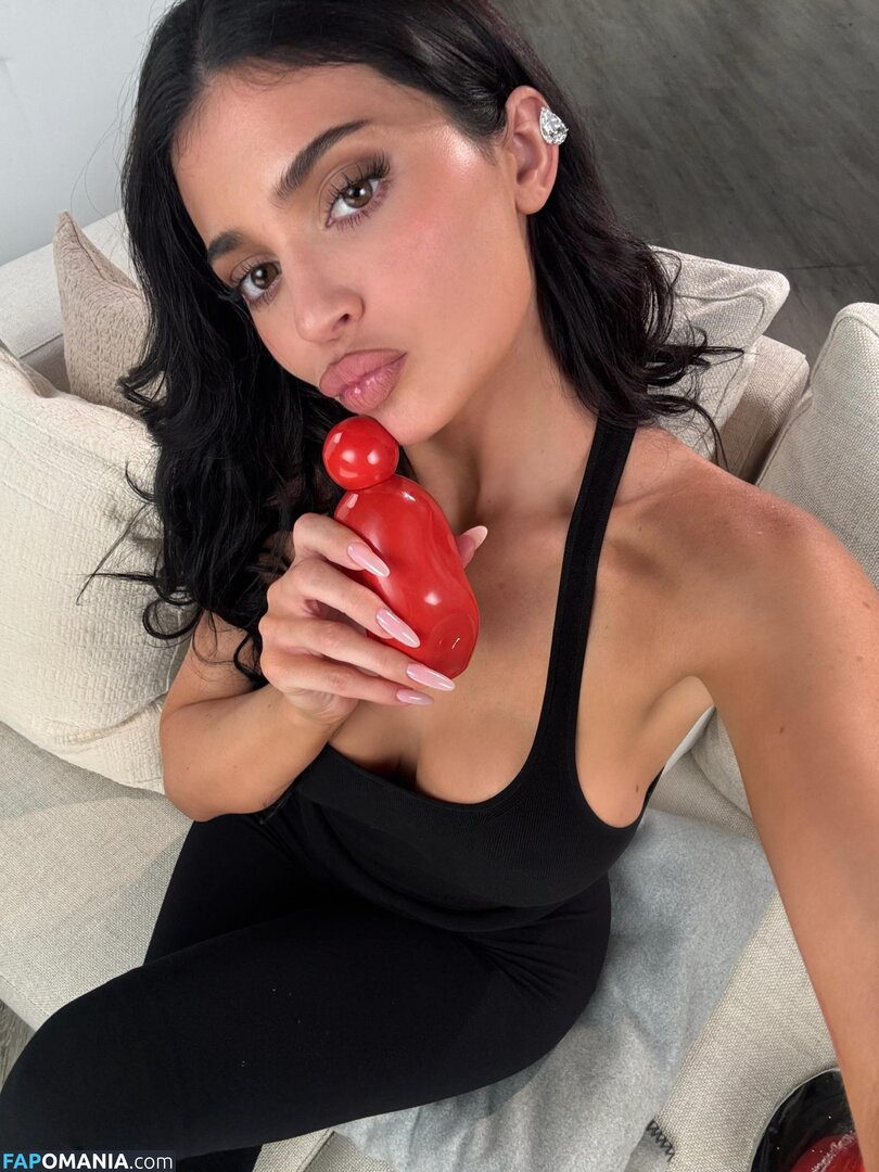 Kylie Jenner / https: / kyliejenner / kyliejenner.2 Обнажённый OnlyFans  Утёкшее фото #136