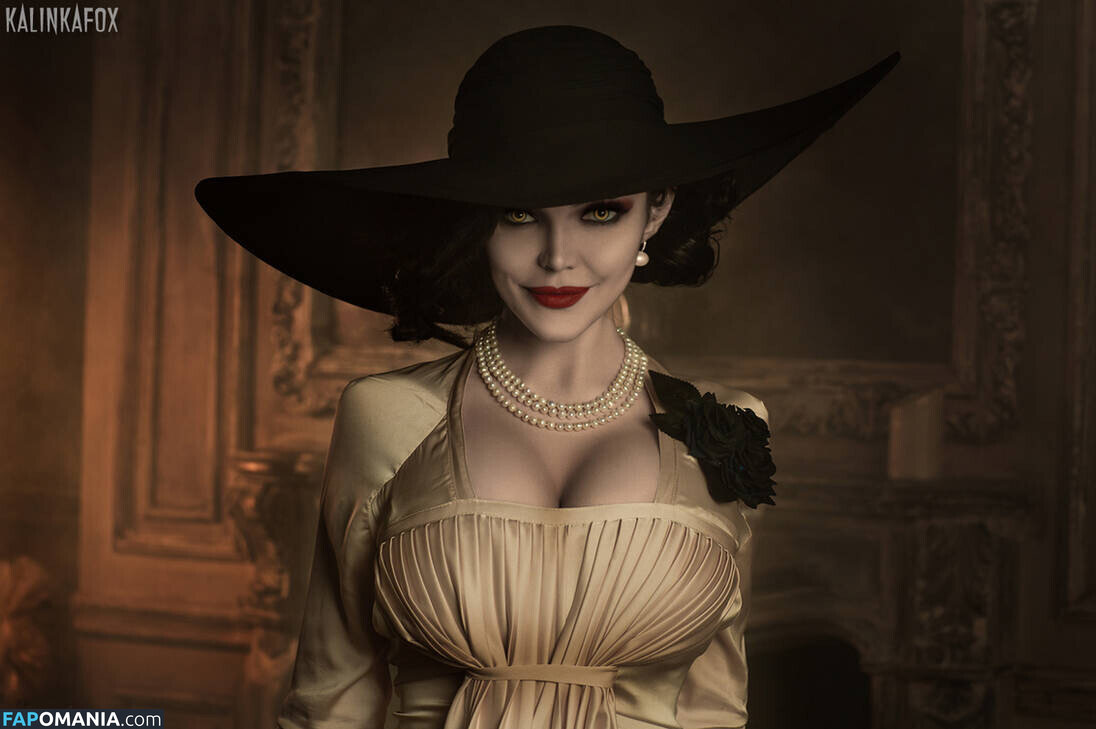 Alcina Dimitrescu and Bela Dimitrescu / Cassandra Dimitrescu / Daniela Dimitrescu / Lady Dimitrescu / ladydumitrescu Обнажённый OnlyFans  Утёкшее фото #1