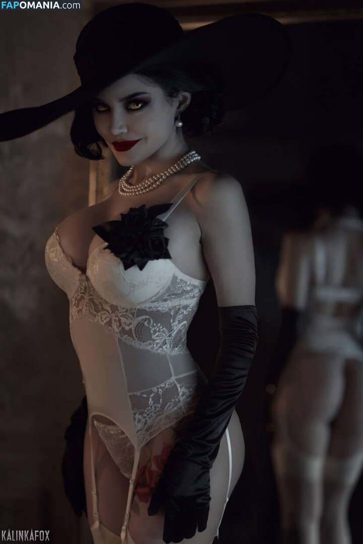Alcina Dimitrescu and Bela Dimitrescu / Cassandra Dimitrescu / Daniela Dimitrescu / Lady Dimitrescu / ladydumitrescu Обнажённый OnlyFans  Утёкшее фото #7