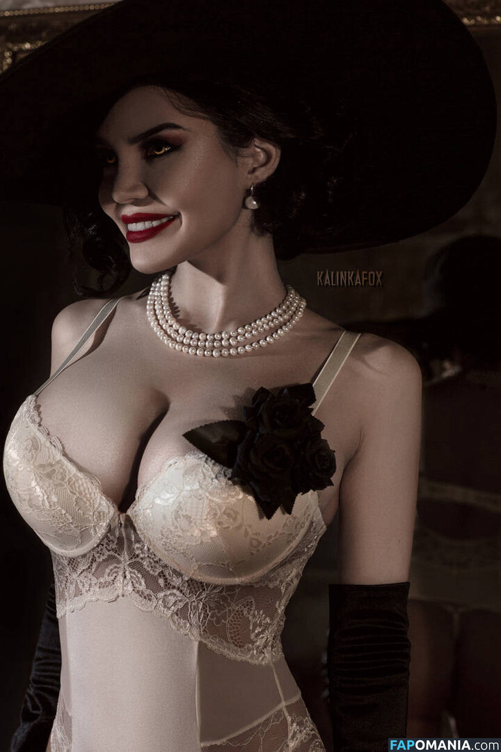 Alcina Dimitrescu and Bela Dimitrescu / Cassandra Dimitrescu / Daniela Dimitrescu / Lady Dimitrescu / ladydumitrescu Обнажённый OnlyFans  Утёкшее фото #8