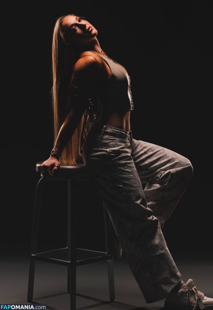 Lainey Reid / https: / lainey_wwe Обнажённый OnlyFans  Утёкшее фото #2