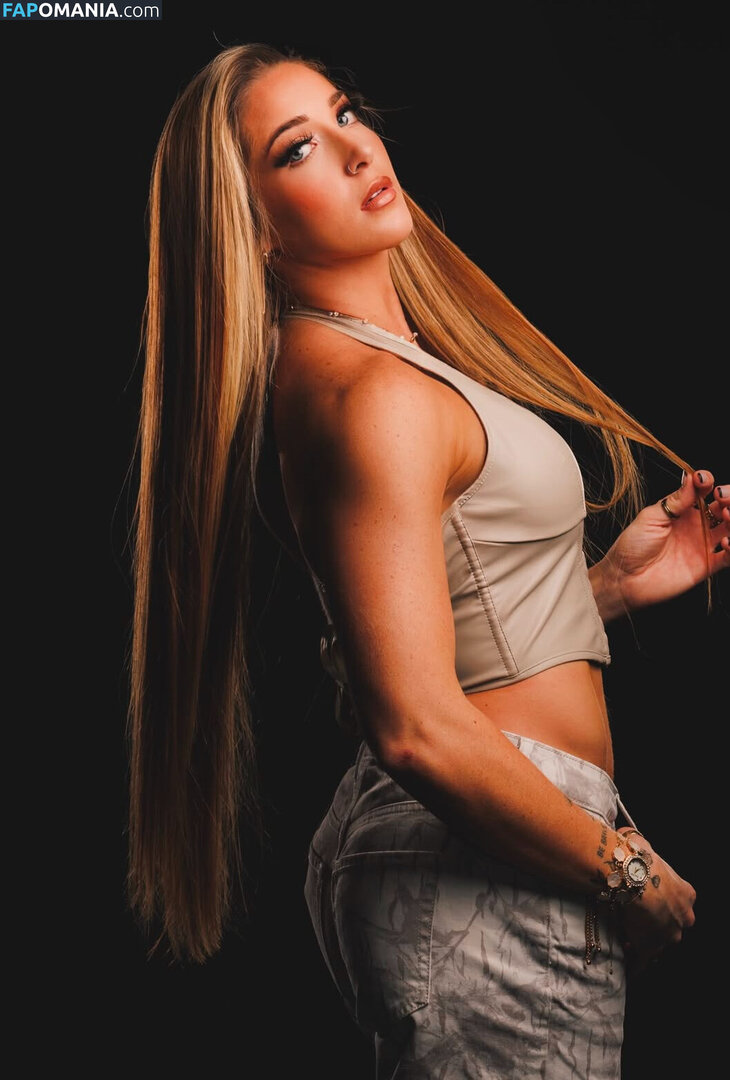 Lainey Reid / https: / lainey_wwe Обнажённый OnlyFans  Утёкшее фото #3