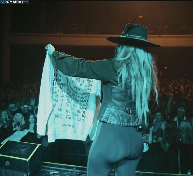 Lainey Wilson / laineywilsonmusic Обнажённый OnlyFans  Утёкшее фото #1