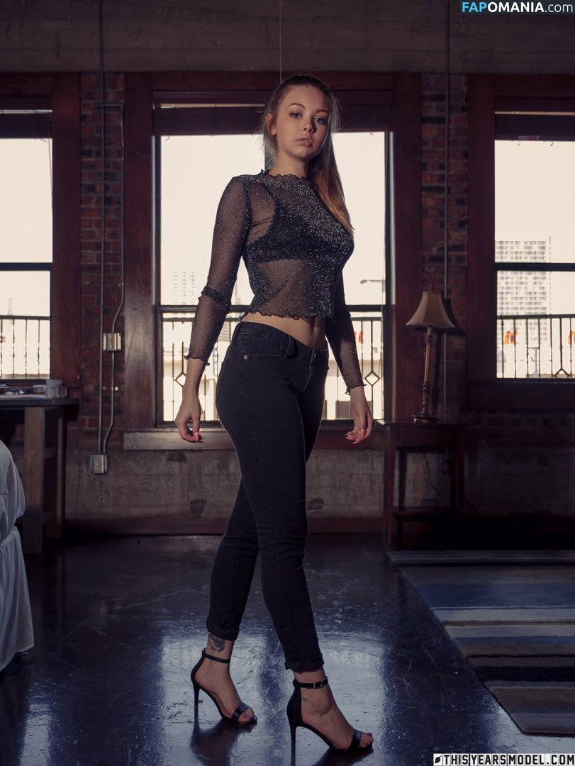 Lana Lea / thelanalea Обнажённый OnlyFans  Утёкшее фото #3