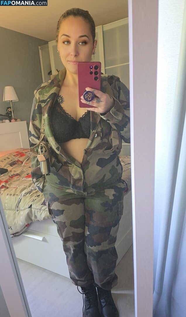 lariarussell / ryanfirst1 Обнажённый OnlyFans  Утёкшее фото #11