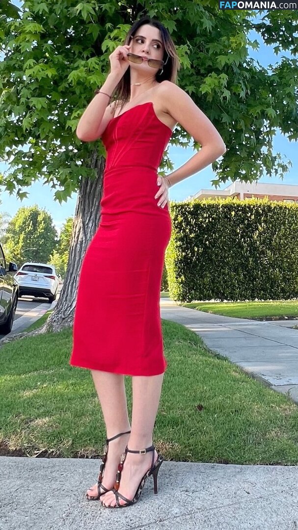 Laura Marano / lauramarano Обнажённый OnlyFans  Утёкшее фото #61