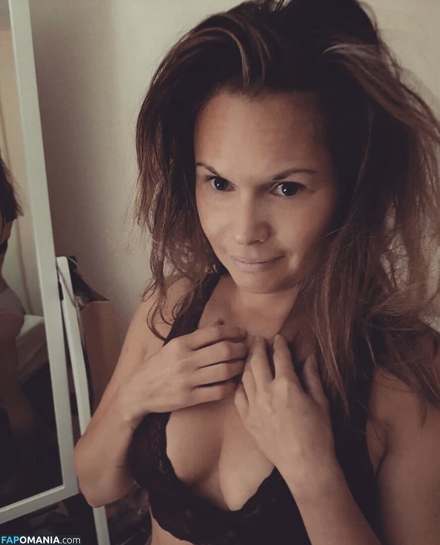 Laura Woodford / https: / laurakwoodford / lwoodf Обнажённый OnlyFans  Утёкшее фото #1