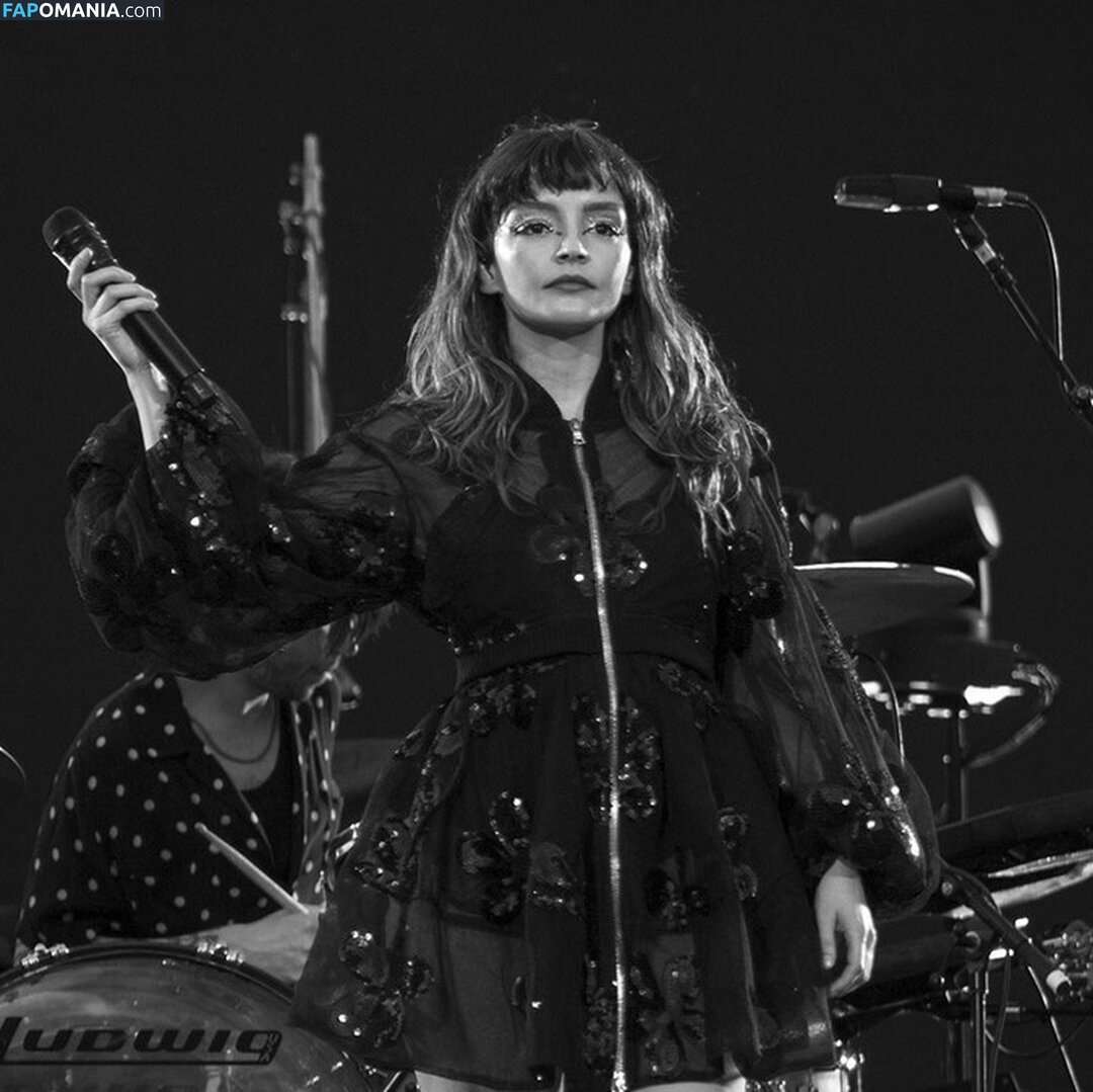 Lauren Mayberry / laurenevemayberry Обнажённый OnlyFans  Утёкшее фото #302