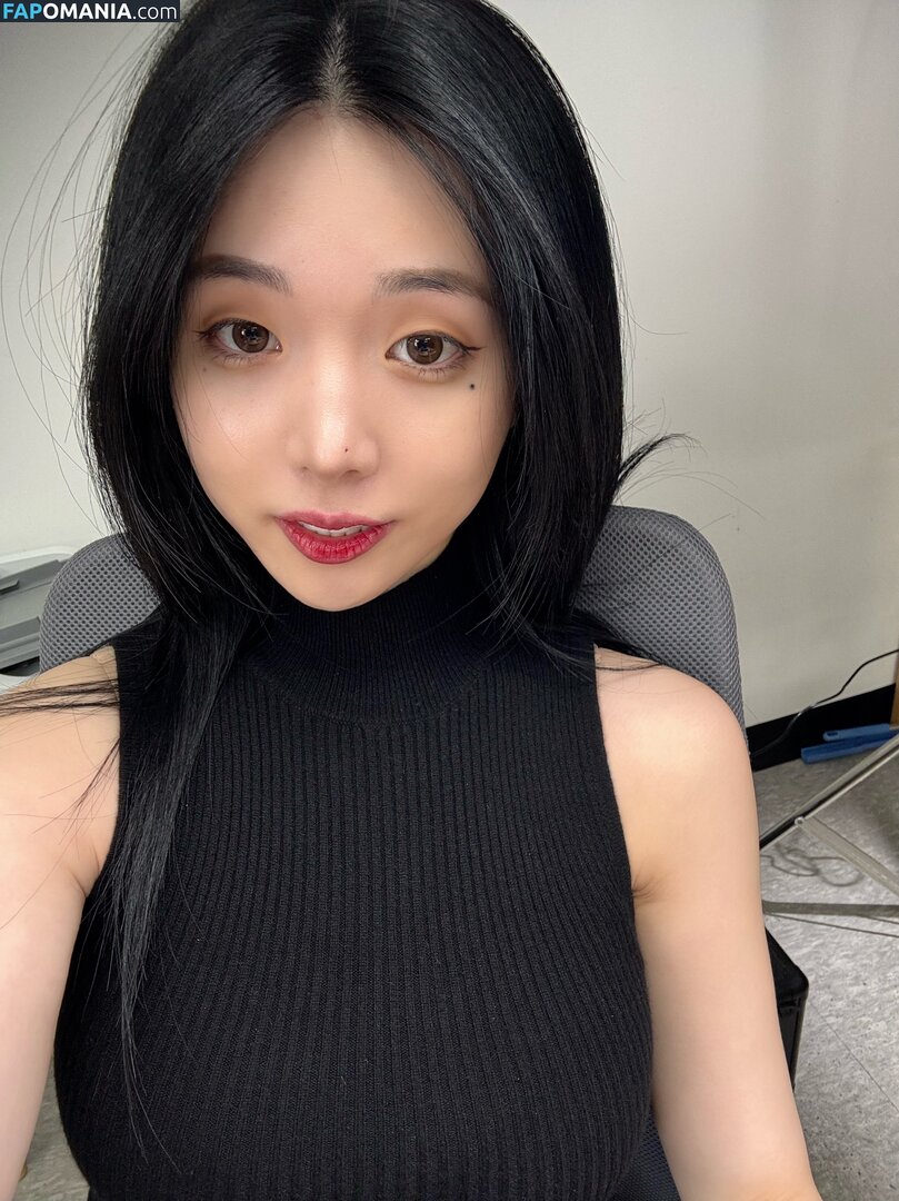 Lee Yeonwoo / yeonwooahh / 이연우 Обнажённый OnlyFans  Утёкшее фото #32
